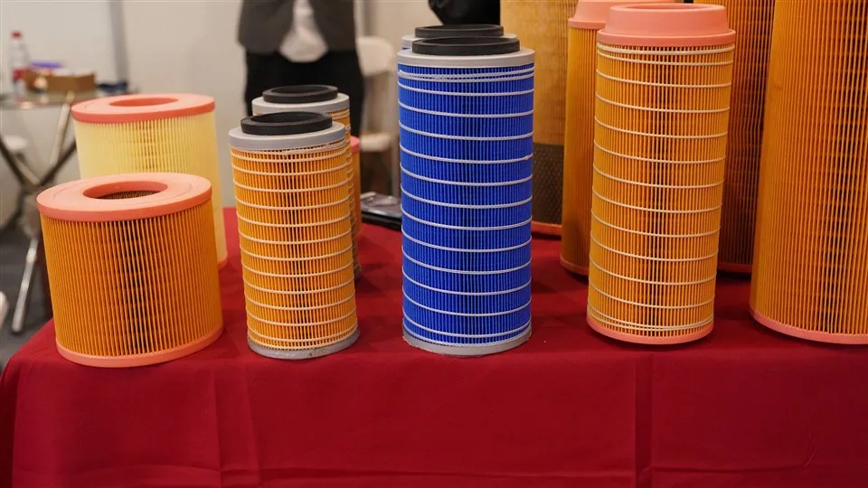 ফিল্টার কার্টিজের জন্য ধুলো সংগ্রহ ফিল্টার রোল টাইপ গ্লাসফাইবার উপাদান H14 হেপা রোল এয়ার ফিল্টার পেপার